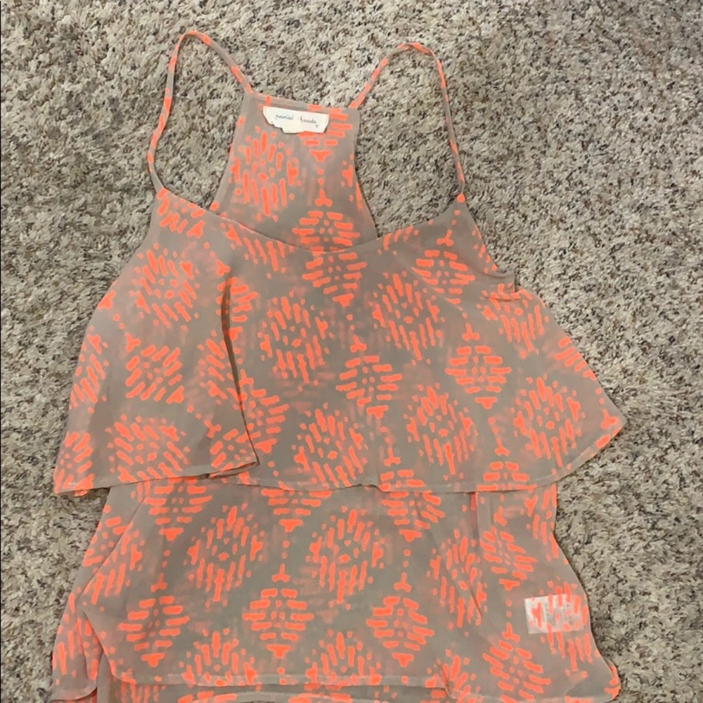 Painted threads flows tank